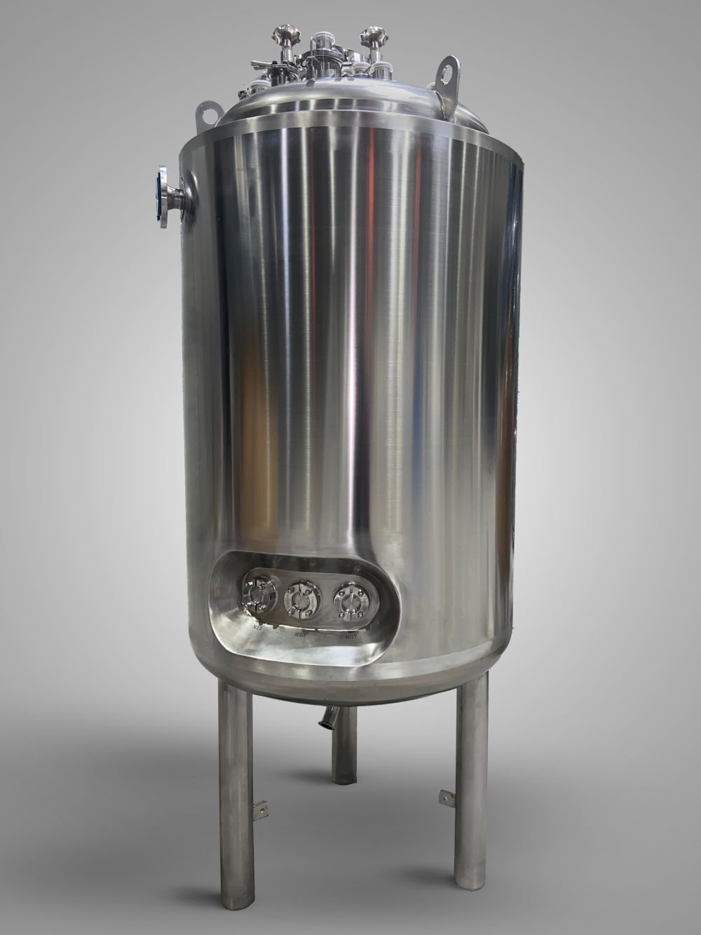Vertical vessel with temperature control